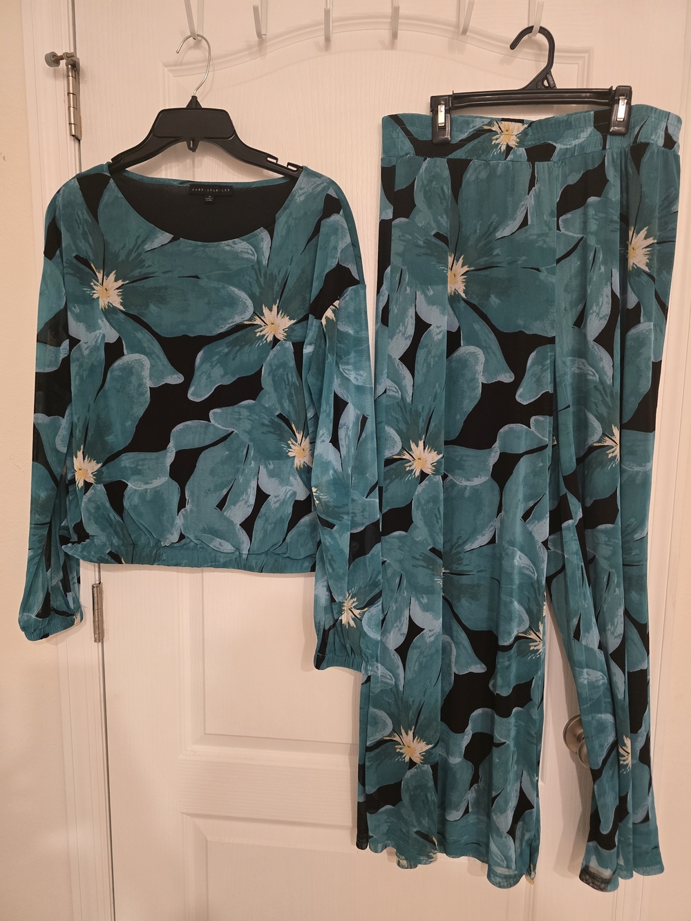 Jane and Delancey Teal Floral Pantsuit Set